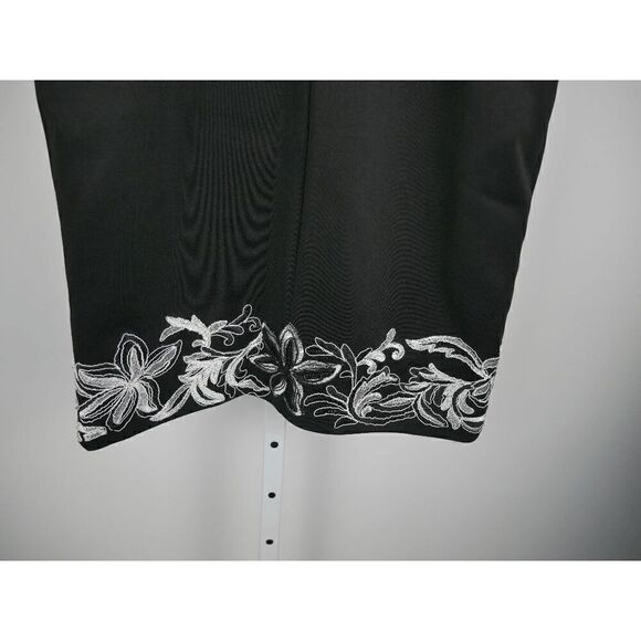 XSCAPE Embroidered Appliqué Scuba Crepe Cocktail Dress Size 6 - Picture 5 of 10